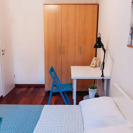 Cosy In A Quiet Neighborhood Apartment *